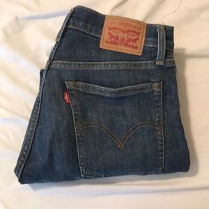 Levi’s wedgie  skinny jeans!